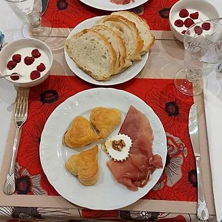 Gaia's Bed & Breakfast 4*